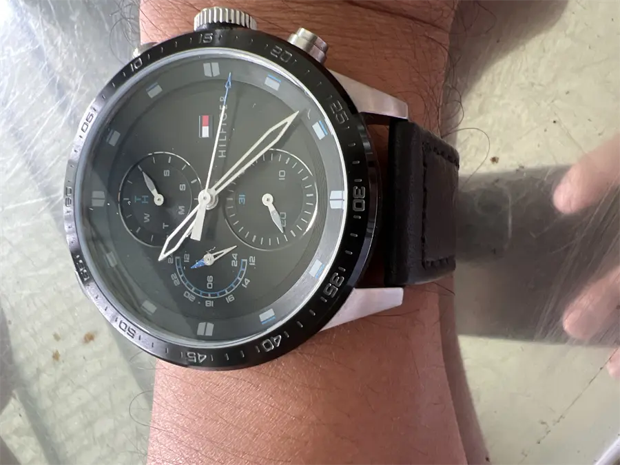 Khách hàng review Đồng hồ TOMMY HILFIGER Trent 46 mm Nam 1791810 2