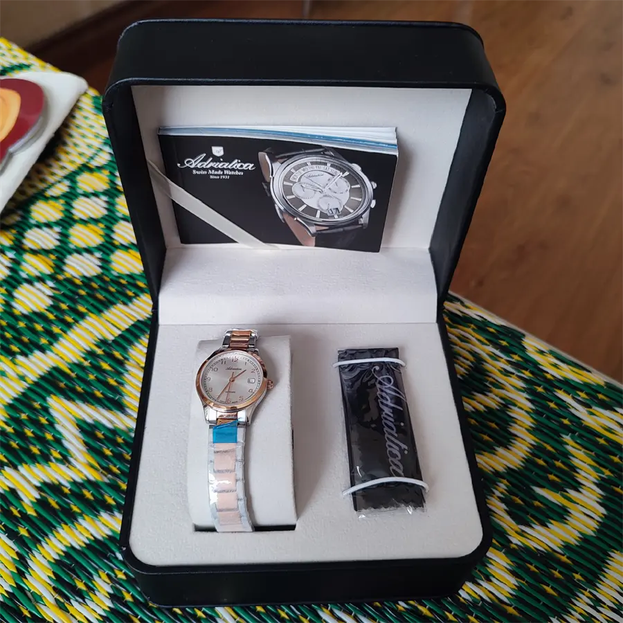 Khách hàng review Đồng hồ ADRIATICA 28 mm Nữ A3192.R123Q 4