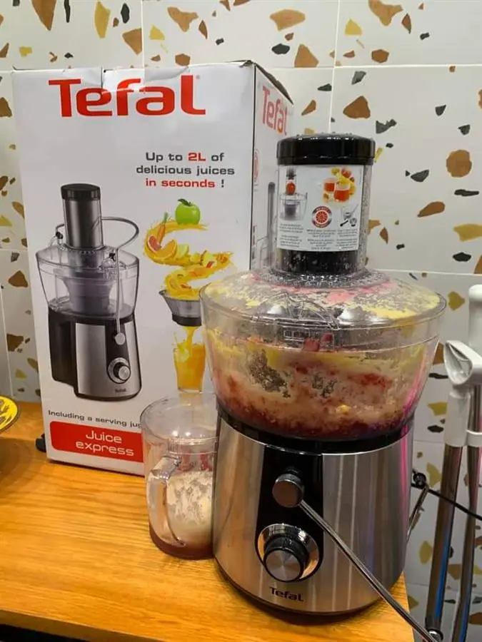 Khách hàng review Máy ép trái cây Tefal ZE550D38 1