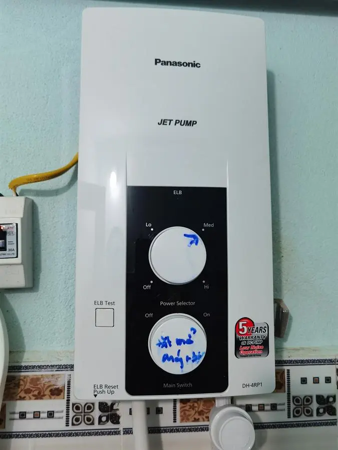Khách hàng review Máy nước nóng trực tiếp Panasonic 4500W DH-4RP1VW 6