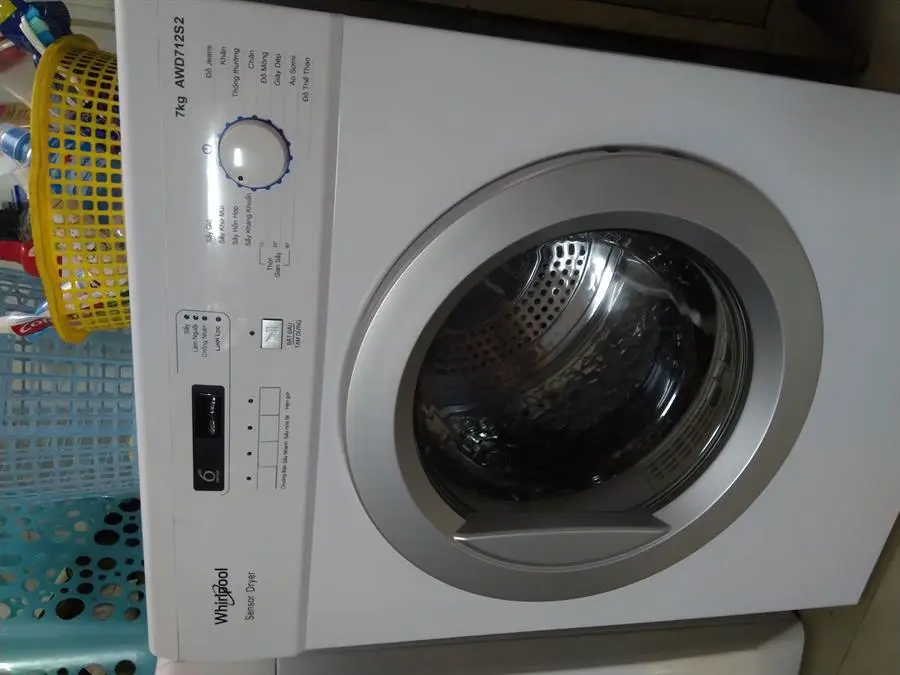 Khách hàng review Máy sấy thông hơi Whirlpool 7 kg AWD712S2 3