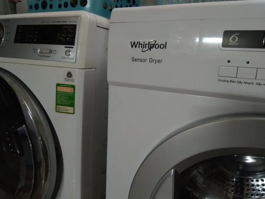 Khách hàng review Máy sấy thông hơi Whirlpool 7 kg AWD712S2 2