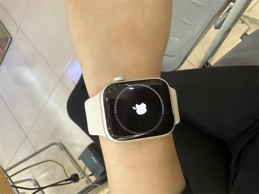 Khách hàng review Đồng hồ thông minh Apple Watch Series 8 GPS 41mm viền nhôm dây thể thao 5