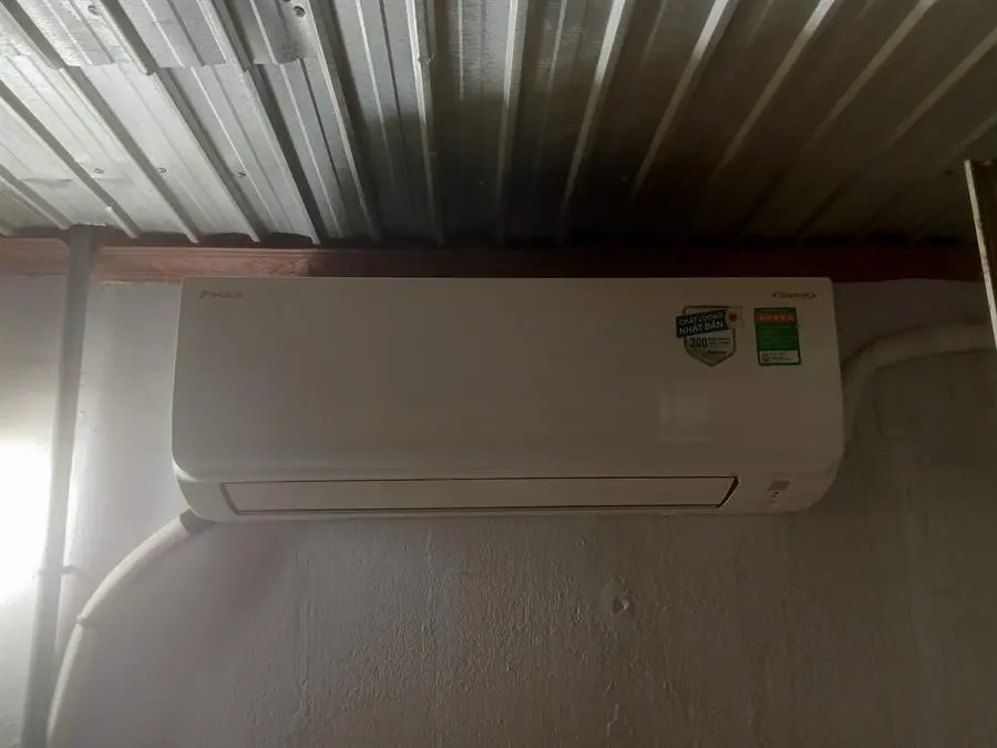 Khách hàng review Điều hòa Daikin Inverter 8500 BTU FTKA25VMVMV 2