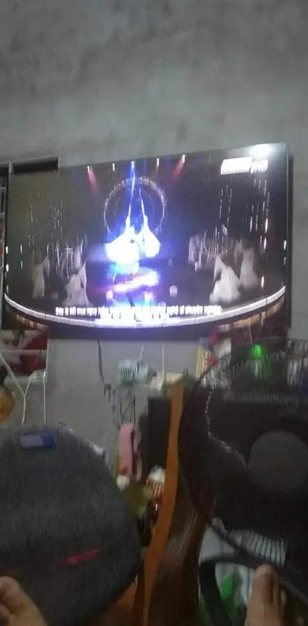 Khách hàng review Smart Tivi Samsung 4K Crystal UHD 65 inch UA65AU8100 31