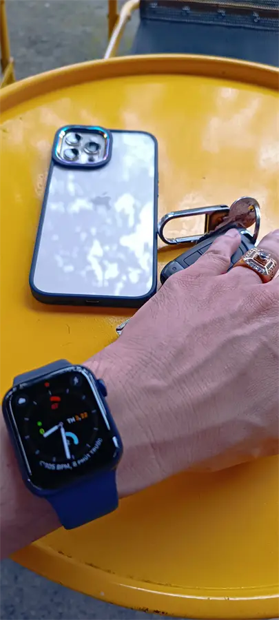 Khách hàng review Đồng hồ thông minh Apple Watch S6 LTE 44mm viền nhôm dây silicone 1