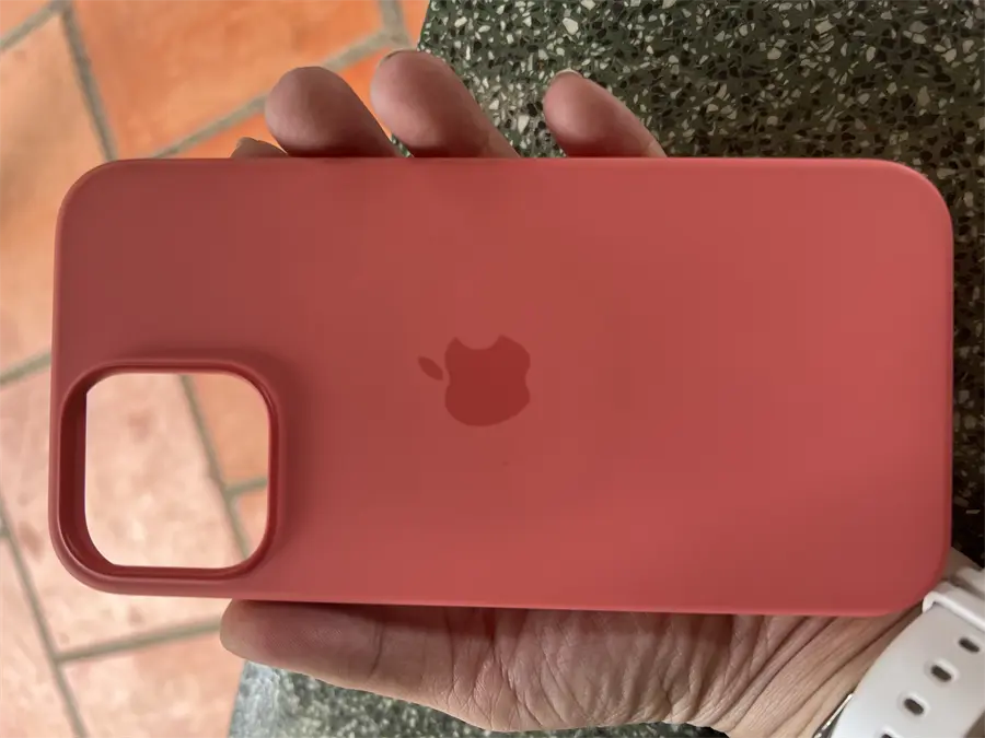 Khách hàng review Ốp lưng MagSafe iPhone 13 Pro Max Silicone Apple MM2N3 Chính hãng 1