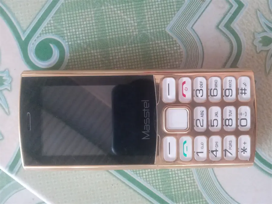 Khách hàng review Điện thoại Masstel Lux 20 1