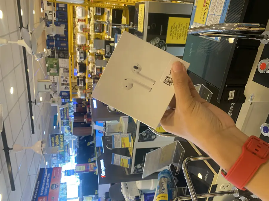 Khách hàng review Tai nghe Bluetooth AirPods 2 Lightning Charge Apple MV7N2 25