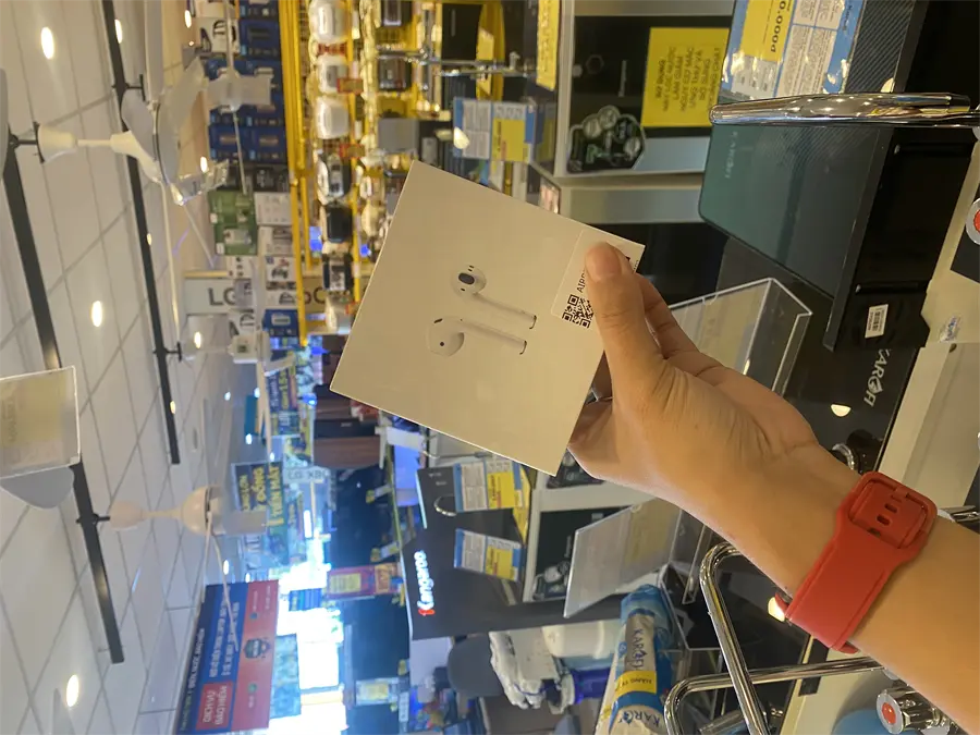 Khách hàng review Tai nghe Bluetooth AirPods 2 Lightning Charge Apple MV7N2 24