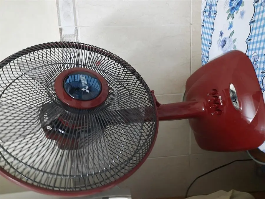 Khách hàng review Quạt bàn Mitsubishi Electric 3 cánh D12-GV CY-RD 38W 1