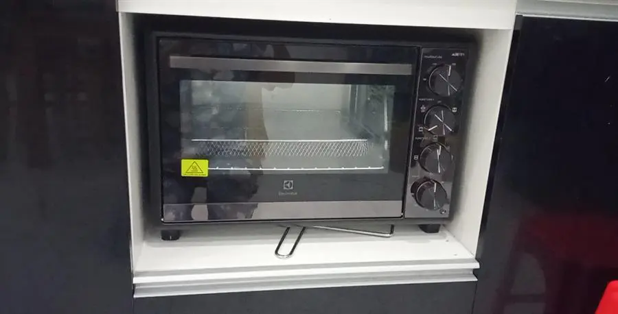 Khách hàng review Lò nướng Electrolux EOT4022XFG 40 lít 2