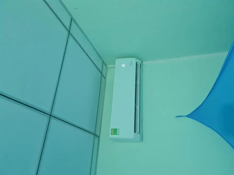 Khách hàng review Máy lạnh Gree Inverter 1 HP GWC09PB-K3D0P4 14