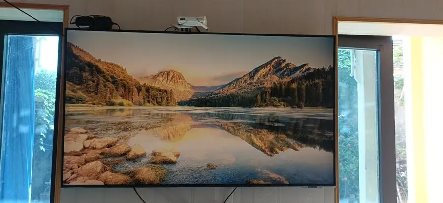 Khách hàng review Smart Tivi Crystal UHD Samsung 4K 55 inch UA55AU8100 14