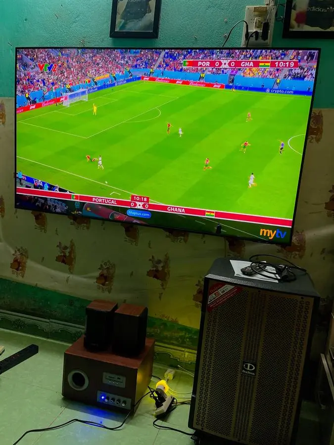 Khách hàng review Smart Tivi Samsung 4K Crystal UHD 65 inch UA65AU8100 25
