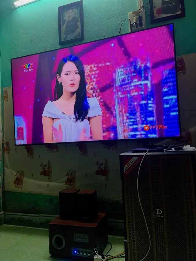 Khách hàng review Smart Tivi Samsung 4K Crystal UHD 65 inch UA65AU8100 24