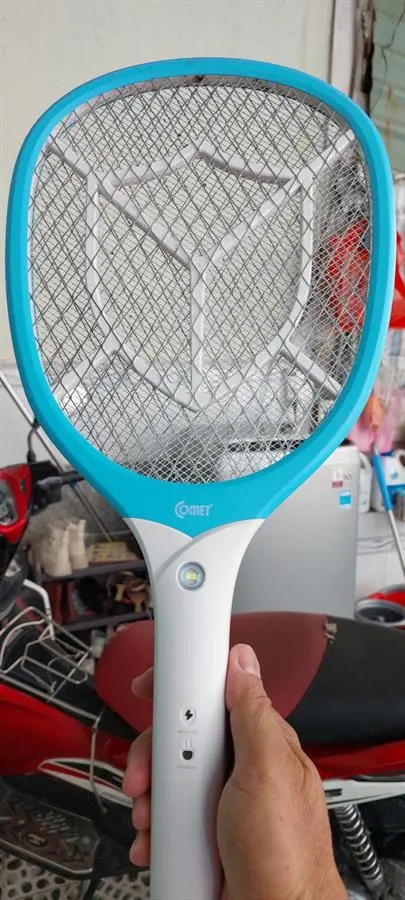 Khách hàng review Vợt muỗi Comet CP042 6