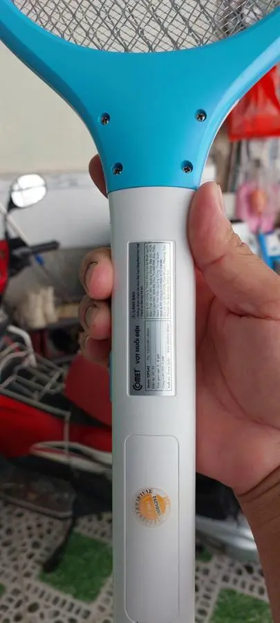 Khách hàng review Vợt muỗi Comet CP042 7