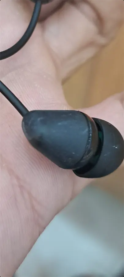Khách hàng review Tai nghe Bluetooth Sony WI-C200 2