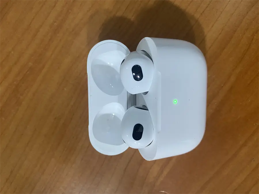 Khách hàng review Tai nghe Bluetooth AirPods 3 Wireless Charge Apple MME73 11