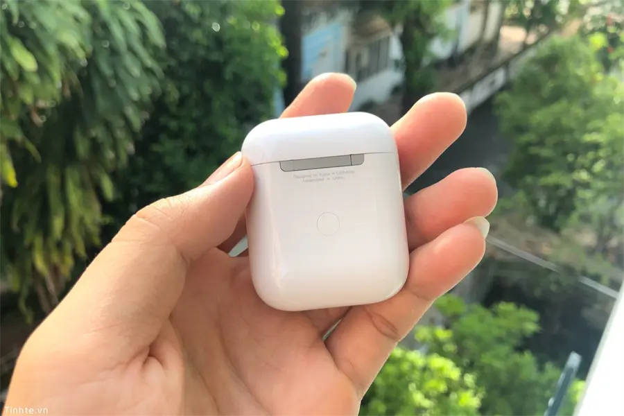 Khách hàng review Tai nghe Bluetooth AirPods 2 Lightning Charge Apple MV7N2 22