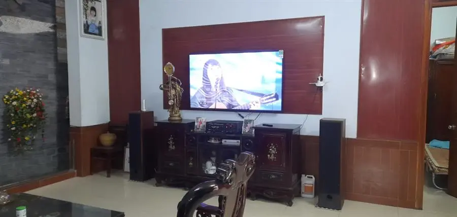 Khách hàng review Smart Tivi Samsung 4K Crystal UHD 65 inch UA65AU8100 22