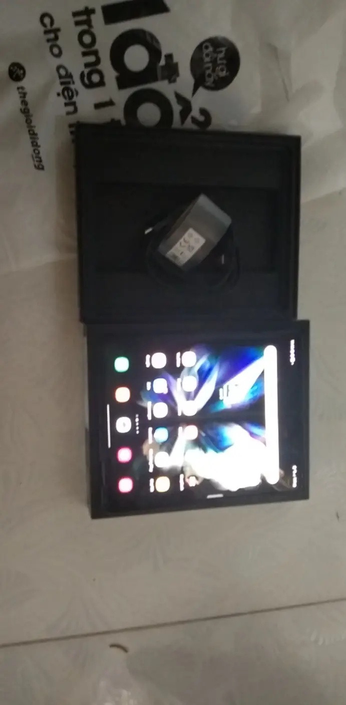 Khách hàng review Điện thoại Samsung Galaxy Z Fold3 5G 512GB 2