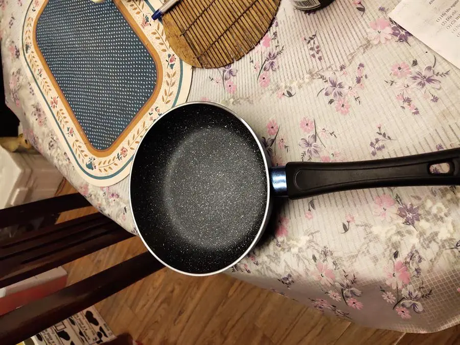Khách hàng review Chảo nhôm chống dính vân đá đáy từ 20 cm Elmich Colosseum Y1 EL-3718 Xanh dương 14