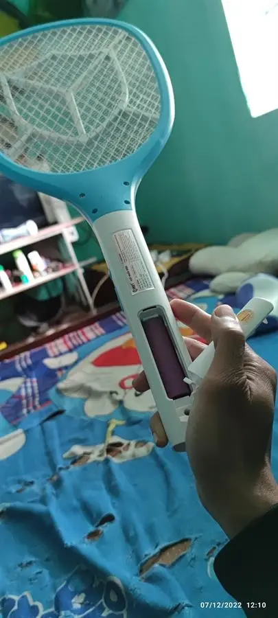 Khách hàng review Vợt muỗi Comet CP042 5
