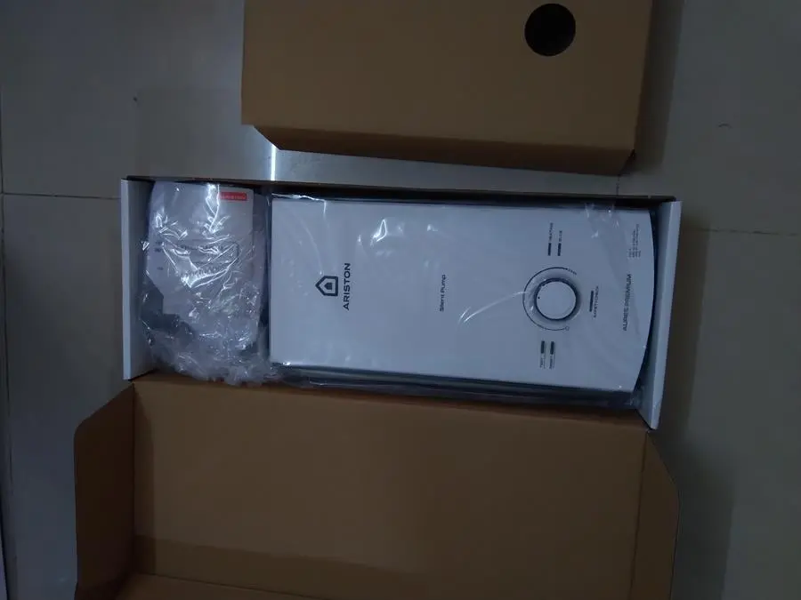 Khách hàng review Máy nước nóng trực tiếp Ariston 4500W AURES PREMIUM 4.5P PEARL 15