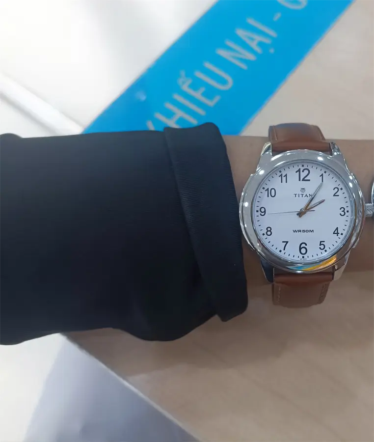 Khách hàng review Đồng hồ TITAN 42.6 mm Nam 1585SL07 1