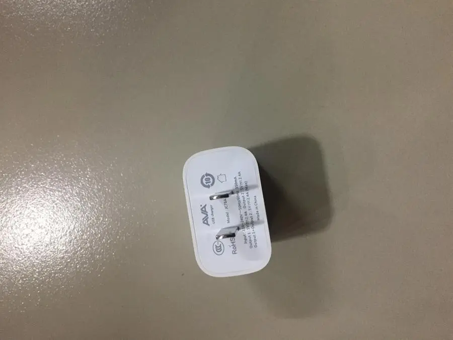 Khách hàng review Adapter sạc 2 cổng USB 12W Dual AVA JC78A 1