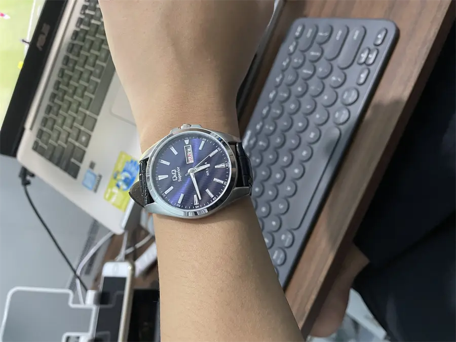 Khách hàng review Đồng hồ Q 3