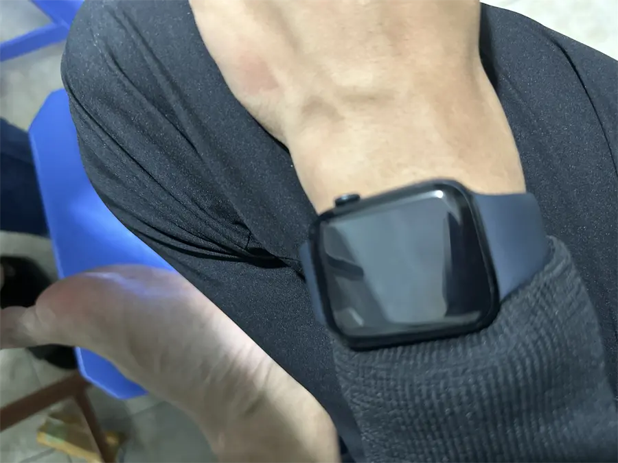 Khách hàng review Đồng hồ thông minh Apple Watch SE 2022 GPS   Cellular 44mm viền nhôm dây thể thao 1