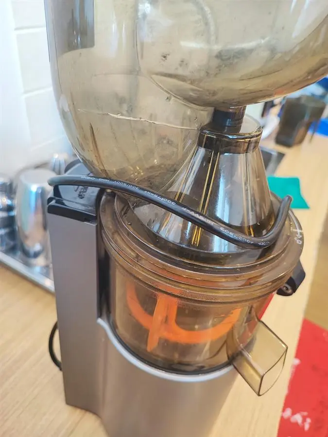 Khách hàng review Máy ép chậm Kangaroo KG200SJ 4