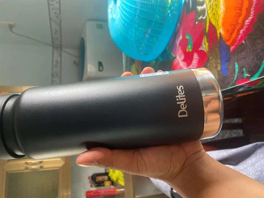 Khách hàng review Bình giữ nhiệt inox 750 ml Delites LOOP-075YGS 2