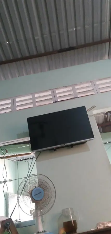 Khách hàng review Khung treo Tivi 19-37 inch Nghiêng Cảnh Phong N4-3 1