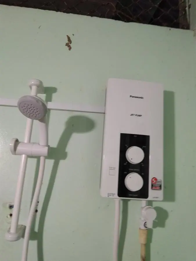 Khách hàng review Máy nước nóng trực tiếp Panasonic 4500W DH-4RP1VW 5