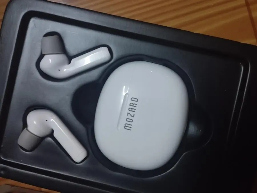 Khách hàng review Tai nghe Bluetooth True Wireless Mozard AT15 10