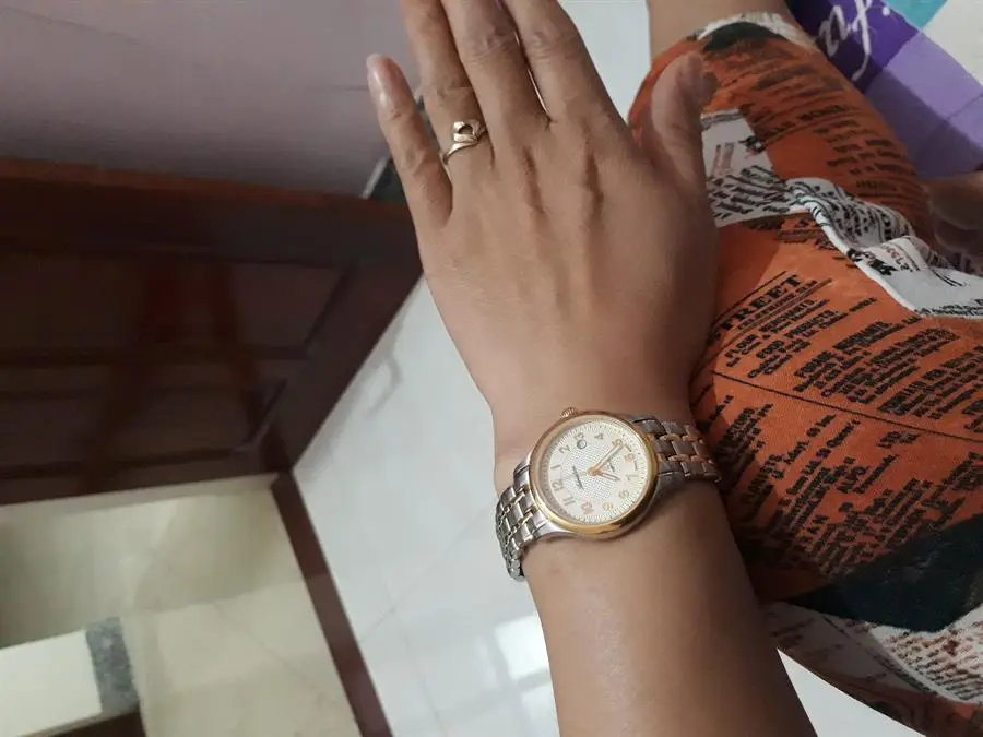 Khách hàng review Đồng hồ ADRIATICA 32 mm Nữ A3172.2121Q 1