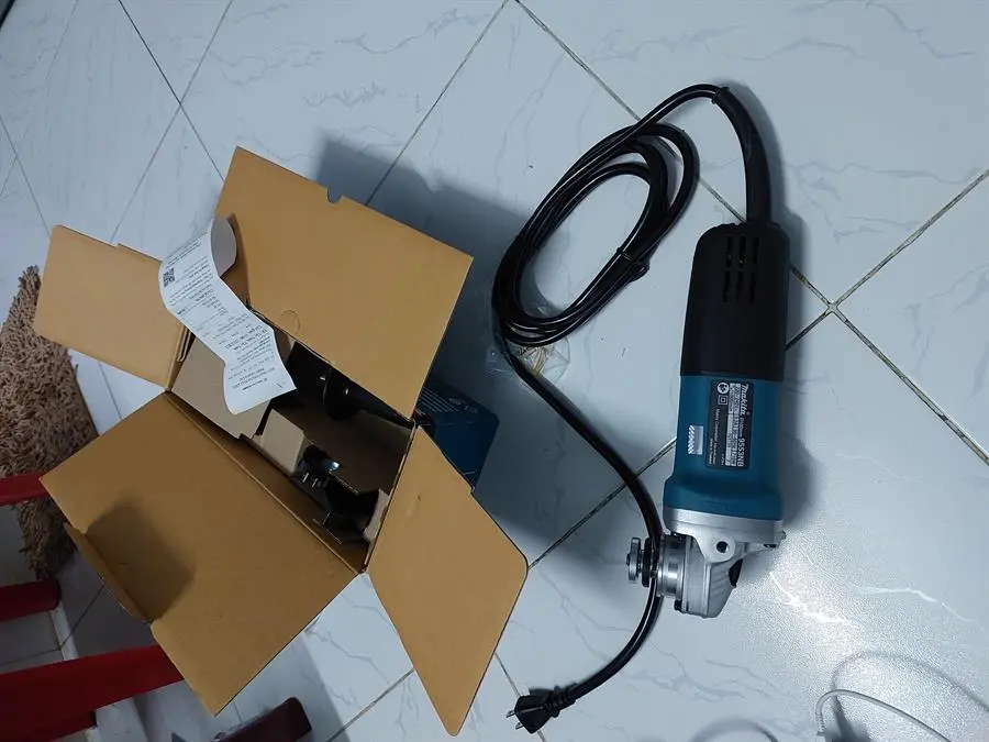 Khách hàng review Máy mài góc Makita 9553NB 710W 3