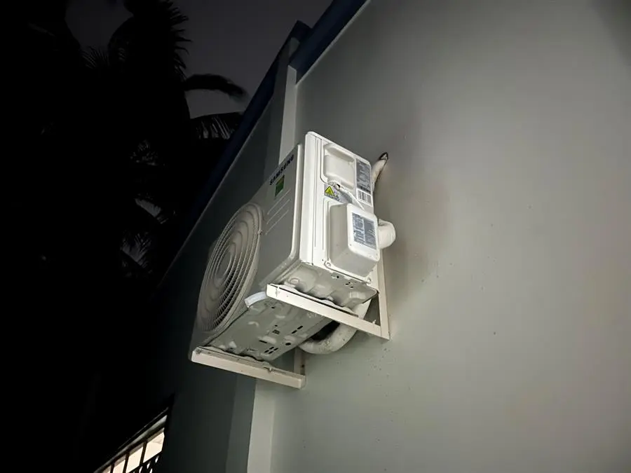 Khách hàng review Máy lạnh Samsung Inverter 1 HP AR09TYHQASINSV 60