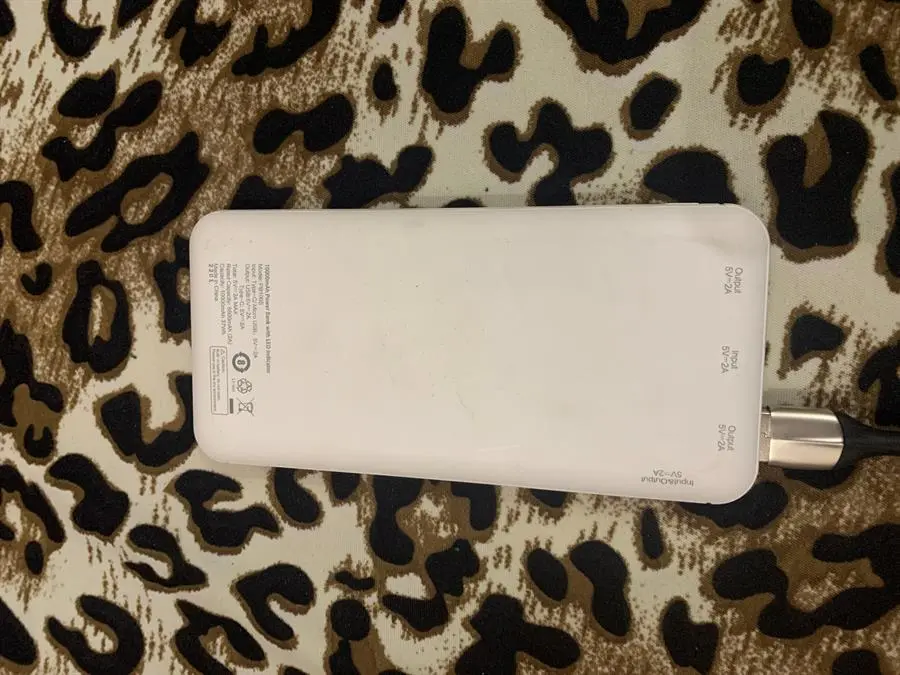 Khách hàng review Pin sạc dự phòng Polymer 10000mAh Type C 10W AVA  PB100S 8
