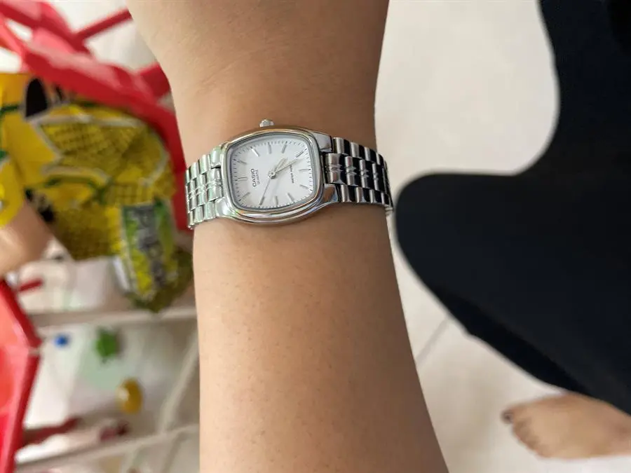 Khách hàng review Đồng hồ Q 4