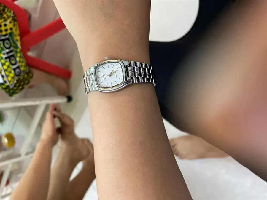 Khách hàng review Đồng hồ Q 5