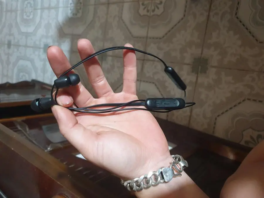 Khách hàng review Tai nghe Bluetooth Sony WI-C200 1