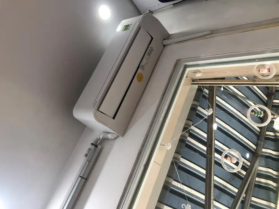Khách hàng review Máy lạnh Toshiba 1 HP Inverter RAS-H10C4KCVG-V 13