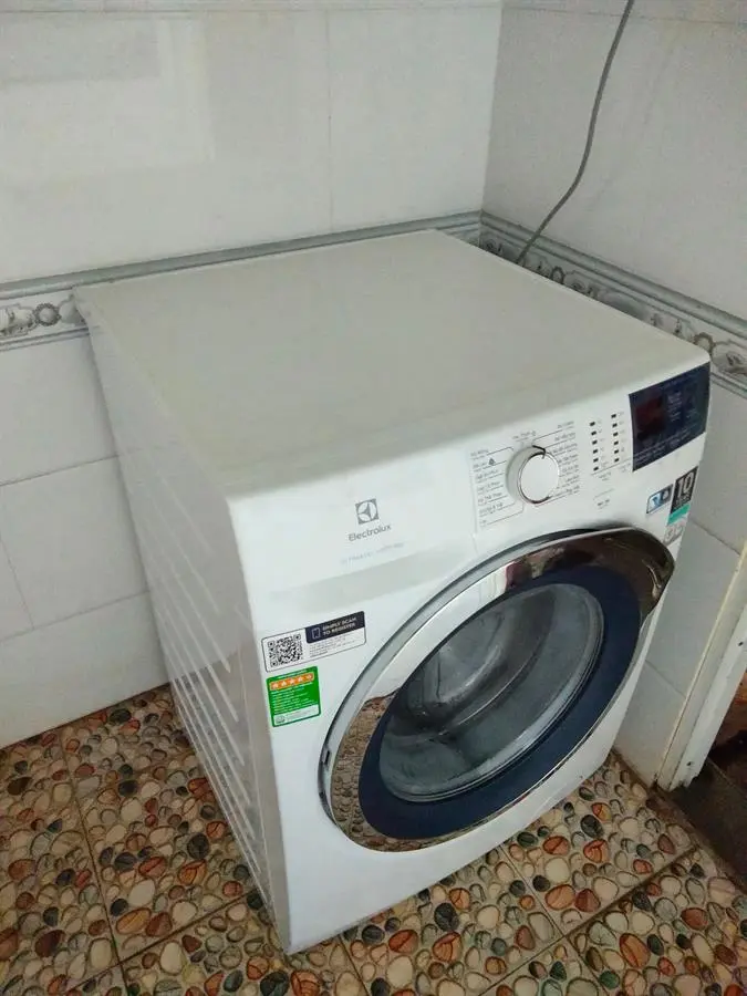 Khách hàng review Máy giặt Electrolux Inverter 10 kg EWF1024BDWA 3