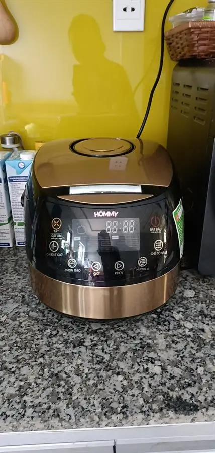 Khách hàng review Nồi cơm điện tử Hommy 1.8 lít JS-E50C 3