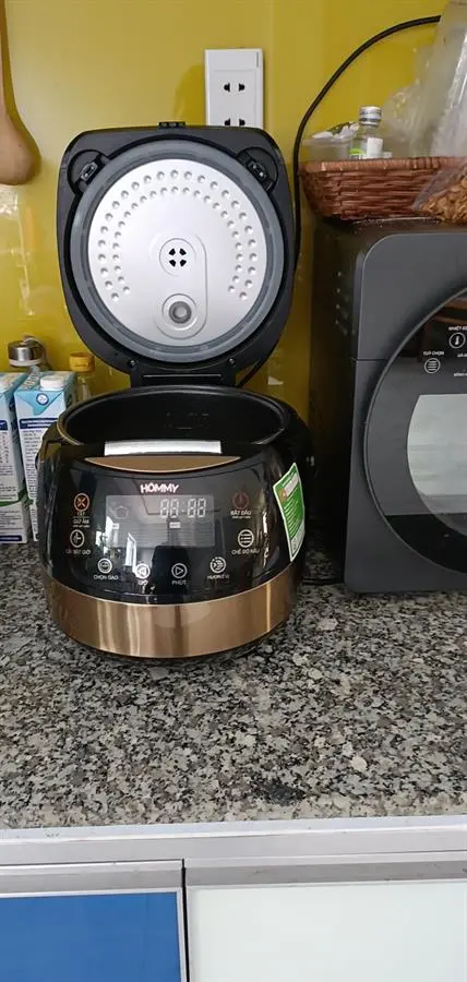 Khách hàng review Nồi cơm điện tử Hommy 1.8 lít JS-E50C 4